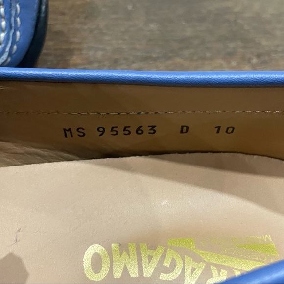 Salvatore Ferragamo Light Blue Gold Buckle Drivers Size 10 - Picture 11 of 12